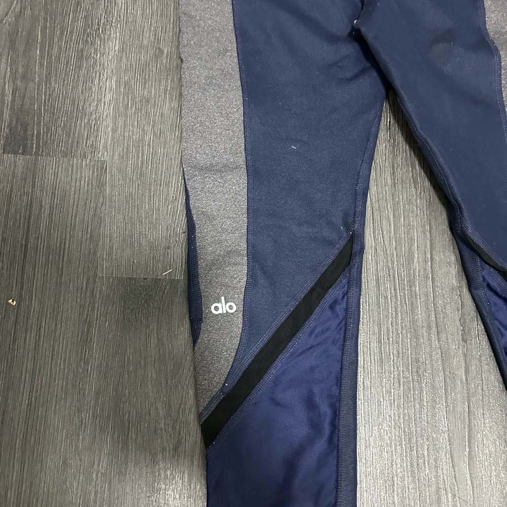 ALO Yoga Blue and Gray Leggings with Mesh Panels - Picture 5 of 5